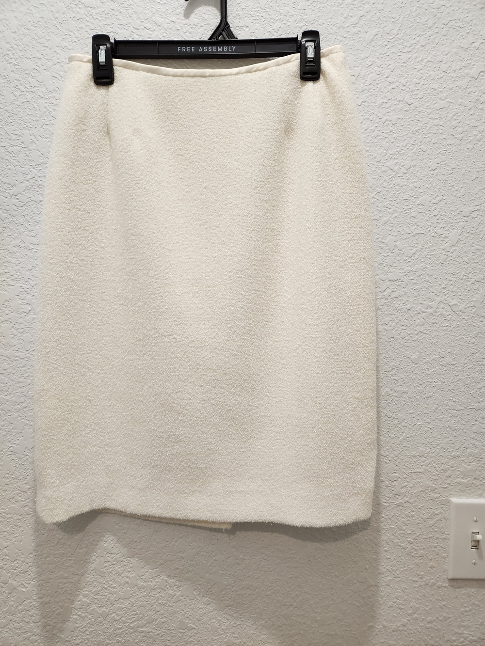 Kasper Ivory Bouclé Pencil Skirt